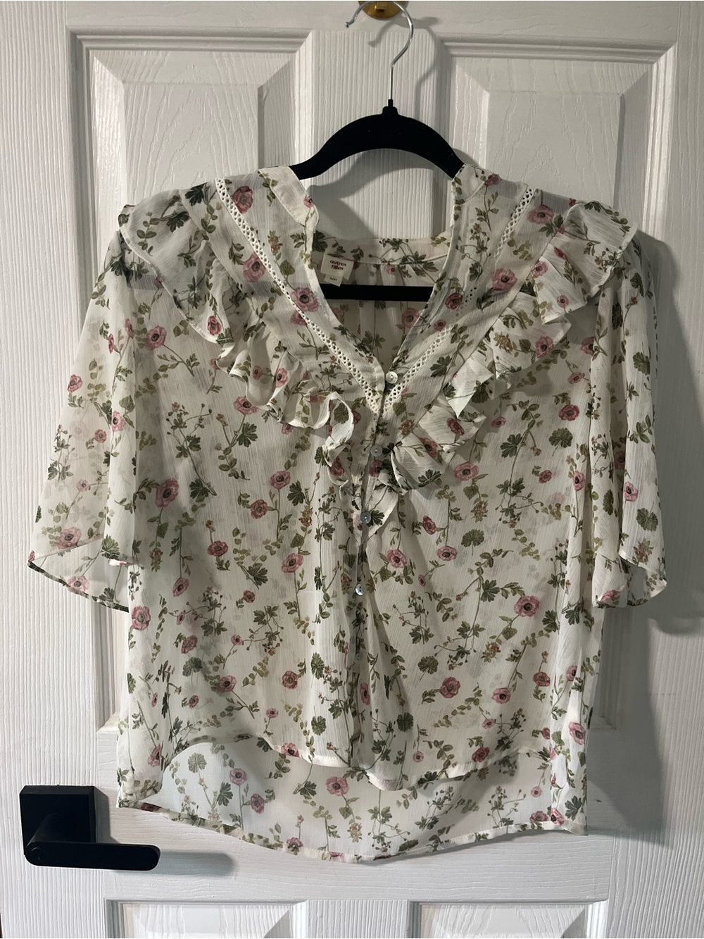 NWOT Floral Ruffle V-Neck Blouse White Pink - Small